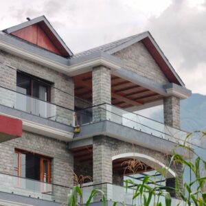 हिमाचल-सरकारी जमीन के अवैध हस्तांतरण मामले में प्रॉपर्टी डीलर अरेस्ट:300 रजिस्ट्रियों की जांच के बाद विजिलेंस का एक्शन; आय से अधिक संपत्ति के आरोप