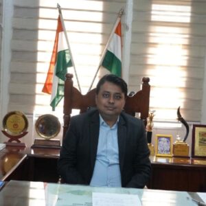 उत्तराखंड आबकारी के कर्मचारियों ने गायब किया चोरी का माल:नेपाल भागे आरोपियों ने दी हिमाचल के पीड़ित को सूचना, डीएम ने दिए निलंबन के आदेश