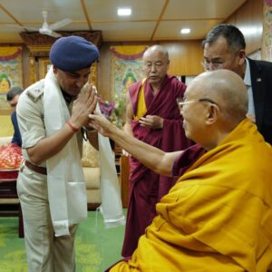 धर्मशाला में दलाई लामा की सुरक्षा के कड़े प्रबंध:अमेरिकी प्रतिनिधिमंडल 29 सितंबर को आएगा; SP ने तिब्बती धर्मगुरु से की मुलाकात