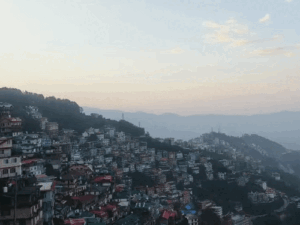 हिमाचल में बारिश-बर्फबारी के बाद तापमान में भारी गिरावट:कल्पा का पारा 8.2॰C लुढ़का, ऊंचे क्षेत्रों में बढ़ी ठिठुरन, कल से कमजोर पड़ेगा मानसून