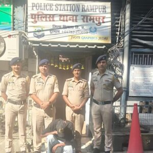 रामपुर पुलिस ने अरेस्ट किया ड्रग तस्कर:तलाशी में हेरोइन- ड्रग मनी बरामद, संदिग्ध हालत में घूम रहा, पंजाब का रहने वाला