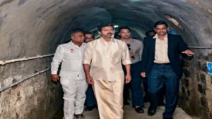 तमिलनाडु के मंदिरों में अब स्मार्टफ़ोन लेकर जाने पर पाबंदी, विजय सरकार ने जारी किया आदेश​on September 2, 2026 at 1:17 pm