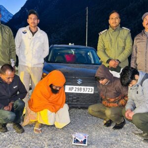 लाहौल में कार से चरस बरामद:मंडी का युवक काबू, NH-03 पर पुलिस की चेकिंग; NDPS एक्ट में केस दर्ज