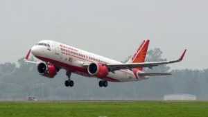 रियाद जा रही एयर इंडिया की फ्लाइट बीच रास्ते से लौटी, हूतियों के हमले की खबर से हड़कंप​on October 8, 2026 at 2:04 pm