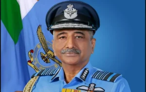 3500 घंटे की उड़ान, 20 से अधिक विमानों के माहिर पायलट, आशुतोष दीक्षित ने वायुसेना प्रमुख का पदभार संभाला​on October 31, 2026 at 11:44 am