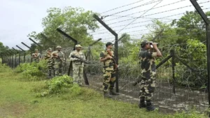 मणिपुर में फूड पॉइजनिंग से मचा हड़कंप, BSF के 75 जवानों समेत 78 लोग अस्पताल में हुए एडमिट​on October 15, 2026 at 10:20 am