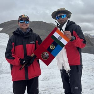 मंडी की काजल ने 18,370 फीट पर फहराया तिरंगा:एनसीसी कैडेट ने परंगला चोटी पर रचा इतिहास; कॉलेज पहुंचने पर स्टाफ ने किया सम्मानित