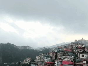 हिमाचल में अगले 6 दिन बारिश के आसार:ऊंची चोटियों पर बर्फबारी संभव, कल से 3॰C तक चढ़ेगा तापमान