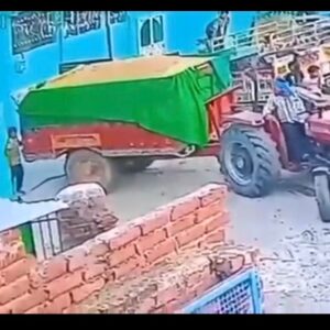 बिना पीछे देखे ट्रैक्टर रिवर्स किया, बच्चे की मौत:ऊना के नौगज्जा पीर मंदिर के पास हादसा; अंदर खेल रहा था; ड्राइवर पर केस दर्ज