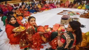 करवा चौथ पर पति-पत्नी दोनों रहेंगे घर, इस राज्य में पुरुषों को भी मिलेगी छुट्टी; CM ने किया ऐलान​on October 28, 2026 at 9:07 am