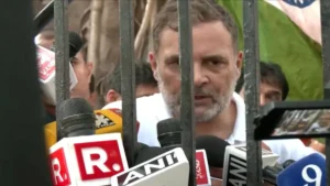‘हमारे देश के साथ जो किया गया, वह देशद्रोह, कोई भी बच नहीं पाएगा,’ आकाशवाणी के अंदर से बोले राहुल गांधी​on October 6, 2026 at 9:14 am