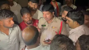तेलंगाना में डांडिया कार्यक्रम के दौरान हादसा, लाइटिंग के लिए लगा आर्च गिरने से एक छात्रा की मौत, 12 घायल​on October 18, 2026 at 6:34 am