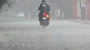 देश के 17 राज्यों में आज मूसलाधार बारिश के आसार, बिहार-झारखंड में आंधी-तूफान का अलर्ट; 60 km/h की स्पीड से चलेंगी हवाएं​on October 7, 2026 at 1:31 am